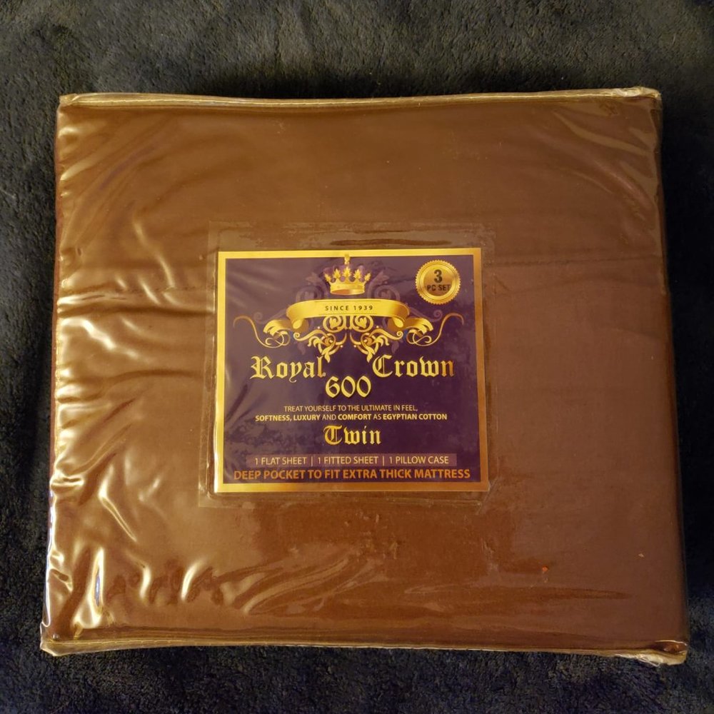 600 Twin Mattress Cover Set in Brown